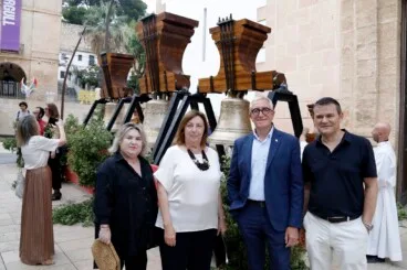 Comienza el montaje en el campanario de la Asunción tras un fin de semana de expectación en Dénia 13