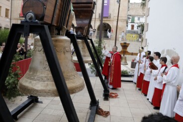 Comienza el montaje en el campanario de la Asunción tras un fin de semana de expectación en Dénia 27