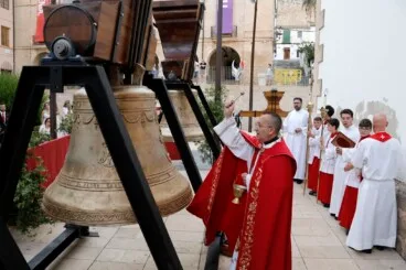 Comienza el montaje en el campanario de la Asunción tras un fin de semana de expectación en Dénia 29