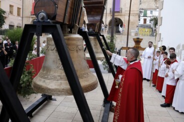Comienza el montaje en el campanario de la Asunción tras un fin de semana de expectación en Dénia 30