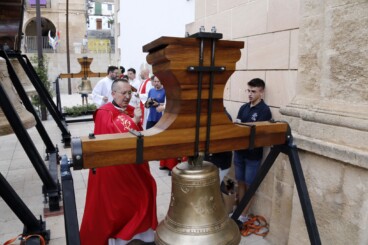 Comienza el montaje en el campanario de la Asunción tras un fin de semana de expectación en Dénia 31
