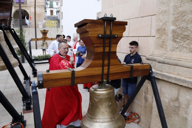 comienza el montaje en el campanario de la asuncion tras un fin de semana de expectacion en denia 31