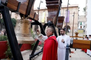 Comienza el montaje en el campanario de la Asunción tras un fin de semana de expectación en Dénia 32