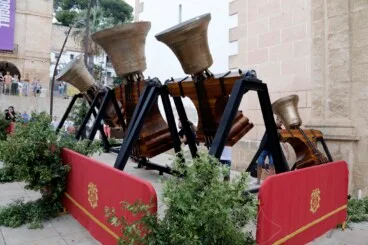 Comienza el montaje en el campanario de la Asunción tras un fin de semana de expectación en Dénia 38