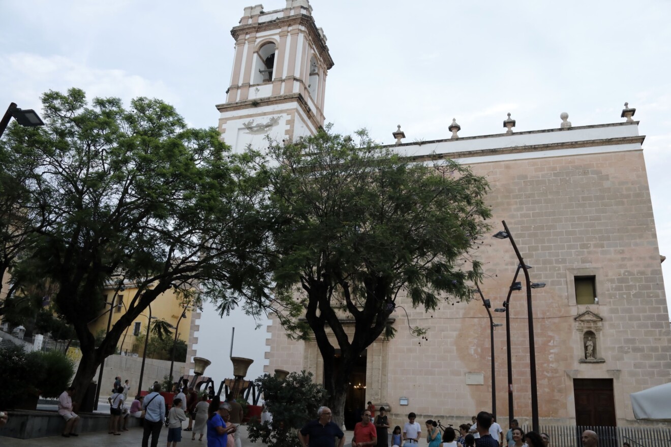 Comienza el montaje en el campanario de la Asunción tras un fin de semana de expectación en Dénia 45