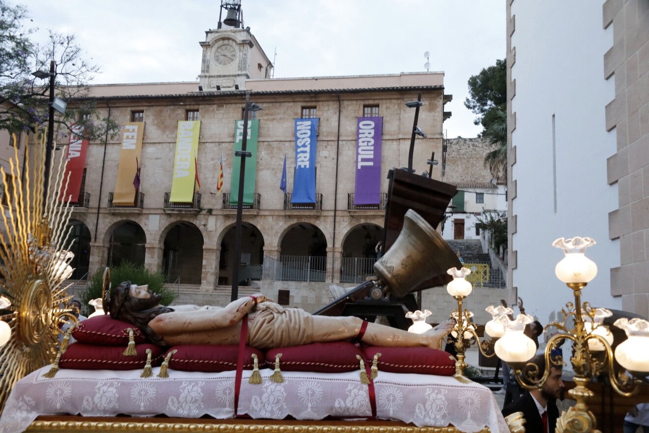 Comienza el montaje en el campanario de la Asunción tras un fin de semana de expectación en Dénia 52