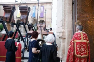 Comienza el montaje en el campanario de la Asunción tras un fin de semana de expectación en Dénia 55