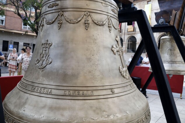 comienza el montaje en el campanario de la asuncion tras un fin de semana de expectacion en denia 7