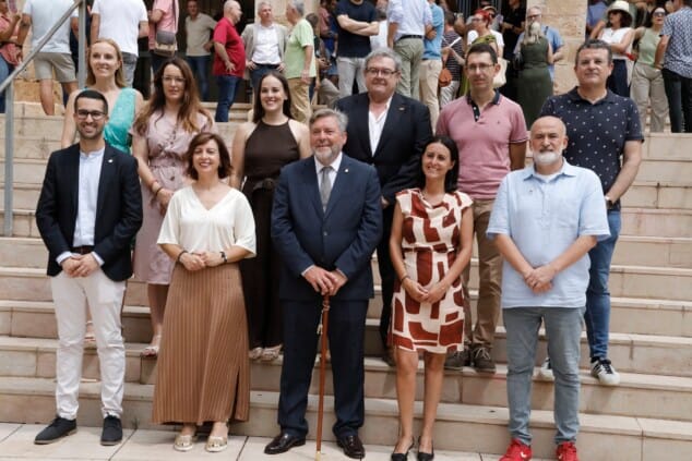 Rafa Carrió ya es alcalde de Dénia: Compromís toma el mando del gobierno de coalición 1 Imagen: El nuevo equipo de gobierno local