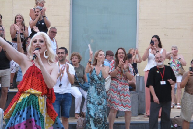 el orgullo de denia combate los prejuicios a golpe de humor y activismo 1