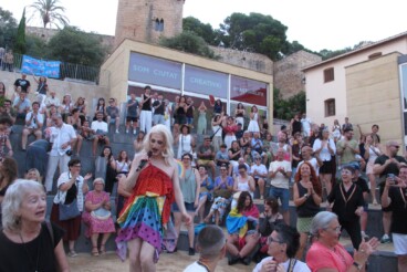 El Orgullo de Dénia combate los prejuicios a golpe de humor y activismo 21