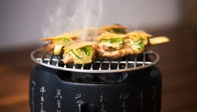 Imagen: Fuego, producto y creatividad en la cocina Nikkei mediterránea de PUELCHE