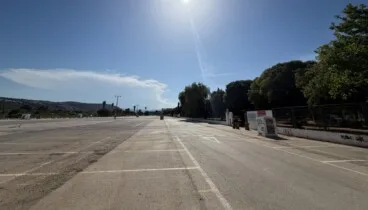 Gran parking con cabida para todos los asistentes