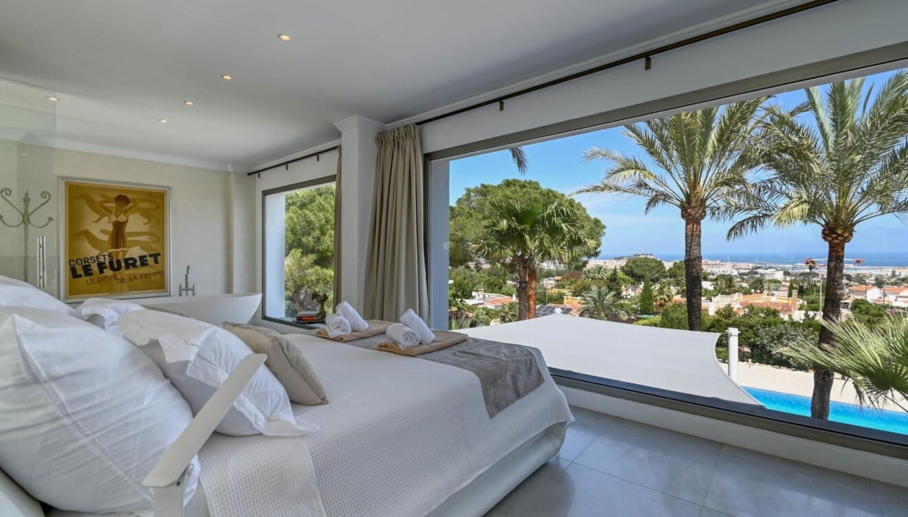 Habitación con vistas y baño