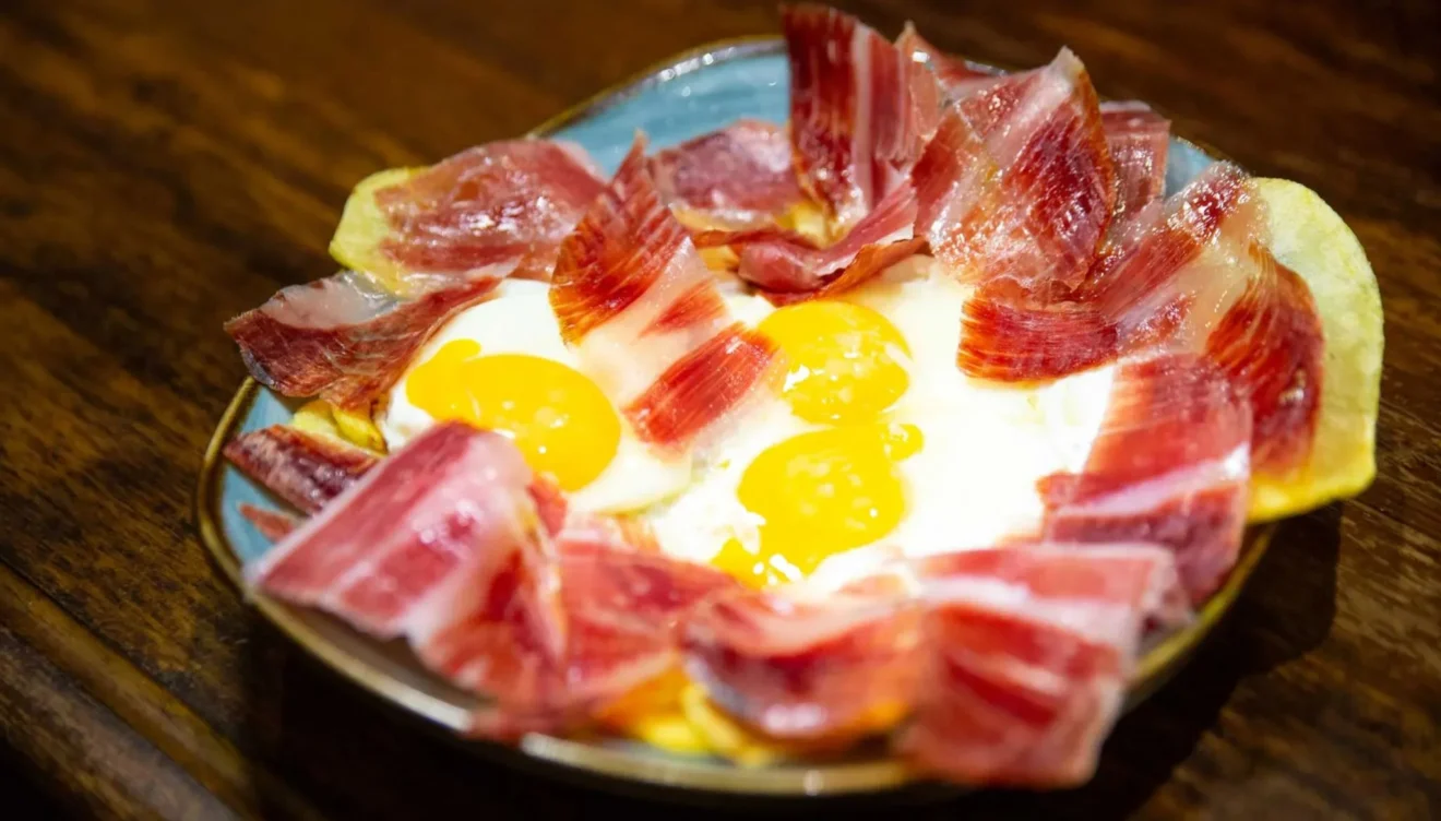 Huevos rotos de la casa