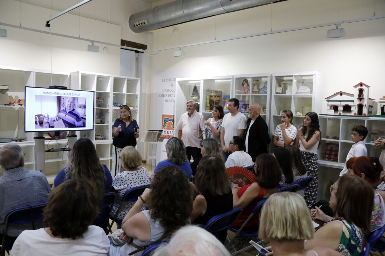 Inauguración de la exposición dedicada a la colección de juguetes de Jaime Gavilà en el Museo de los Juguetes de Dénia (22)