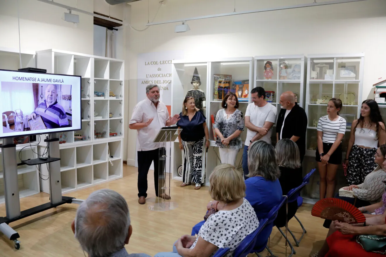 Inauguración de la exposición dedicada a la colección de juguetes de Jaime Gavilà en el Museo de los Juguetes de Dénia (7)