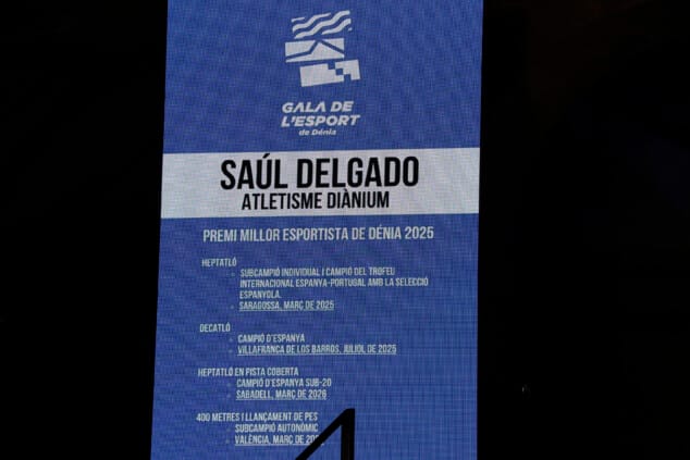 Saúl Delgado recibe el Premio al Mejor Deportista de Dénia 2026 en la Gala de l'Esport 57 la gala de lesport de denia 2026 reconocio a los deportistas y equipos mas destacados de la temporada 48