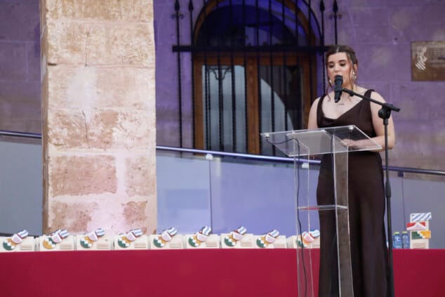 Saúl Delgado recibe el Premio al Mejor Deportista de Dénia 2026 en la Gala de l'Esport 50 la gala de lesport de denia 2026 reconocio a los deportistas y equipos mas destacados de la temporada 55