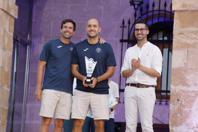 Saúl Delgado recibe el Premio al Mejor Deportista de Dénia 2026 en la Gala de l'Esport 43 la gala de lesport de denia 2026 reconocio a los deportistas y equipos mas destacados de la temporada 62