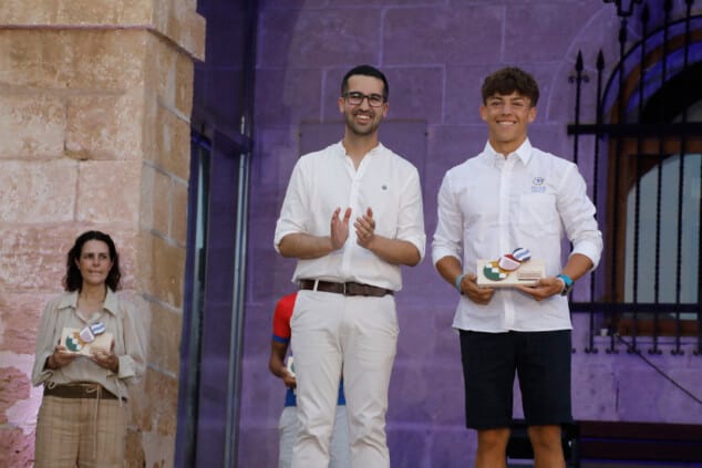 Saúl Delgado recibe el Premio al Mejor Deportista de Dénia 2026 en la Gala de l'Esport 37 la gala de lesport de denia 2026 reconocio a los deportistas y equipos mas destacados de la temporada 68