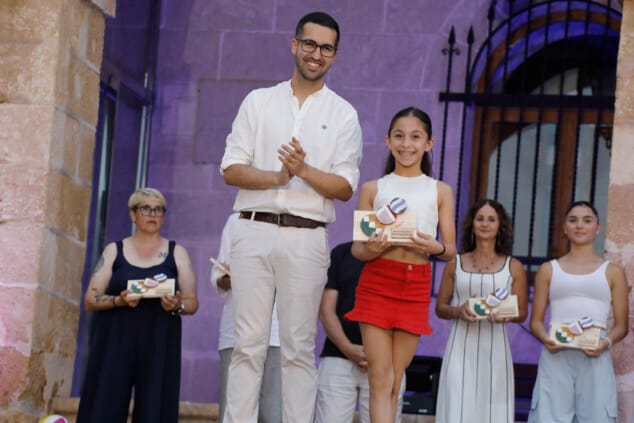 Saúl Delgado recibe el Premio al Mejor Deportista de Dénia 2026 en la Gala de l'Esport 25 la gala de lesport de denia 2026 reconocio a los deportistas y equipos mas destacados de la temporada 80