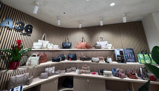 Caminar todo el día sin renunciar a la estética es más fácil de lo que parece 21 Imagen: Nueva tienda de calzado cómodo y elegante para los clientes de Dénia y la Marina Alta