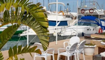 Restaurante con vistas al mar en el Real Club Náutico de Dénia
