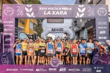 Corredores en la salida de la XXIV Volta a Peu a La Xara