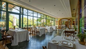 Zona de comedor con iluminación natural