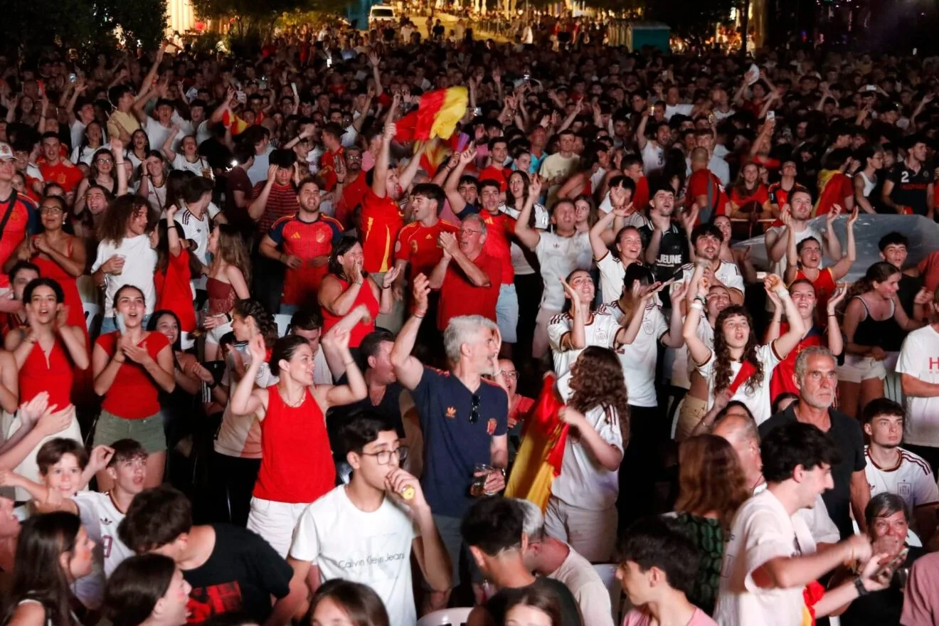 Aficionados de la selección española en Dénia