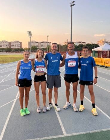 Expedición del Baleària Diànium en el Gran Premio de Elche