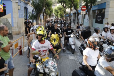 Cola en una Carlos Sentí abarrotada de motos esperando a participar
