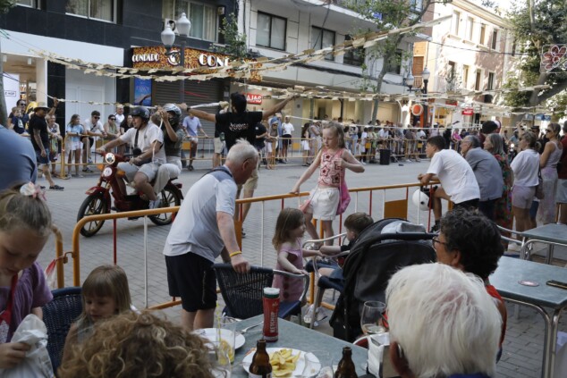 Vuelve el espectáculo más gamberro de las fiestas de Dénia tras 15 años olvidado por una causa urgente 36 carrera de cintas de denia 36
