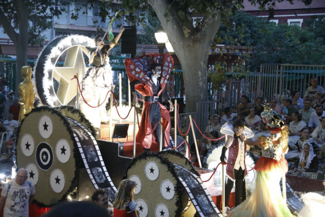 Las Carrozas de Dénia no defraudan: la Falla Campaments se alza con el Primer Premio 107 carrozas denia 2026 105
