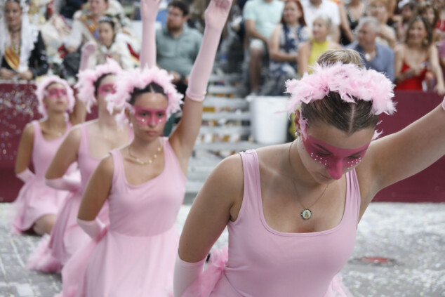 Las Carrozas de Dénia no defraudan: la Falla Campaments se alza con el Primer Premio 63 carrozas denia 2026 61