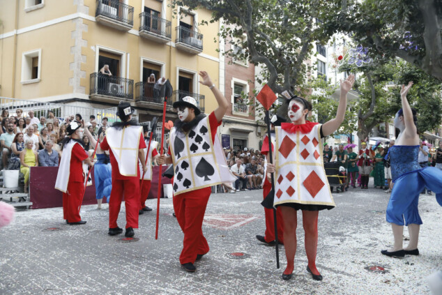 Las Carrozas de Dénia no defraudan: la Falla Campaments se alza con el Primer Premio 64 carrozas denia 2026 62