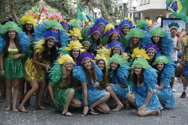 Las Carrozas de Dénia no defraudan: la Falla Campaments se alza con el Primer Premio 71 carrozas denia 2026 69