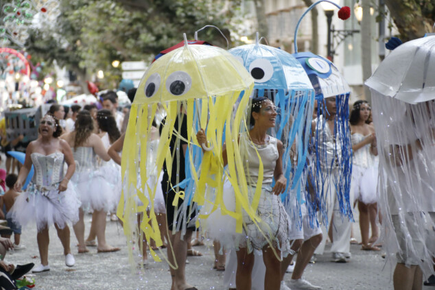 Las Carrozas de Dénia no defraudan: la Falla Campaments se alza con el Primer Premio 78 carrozas denia 2026 76
