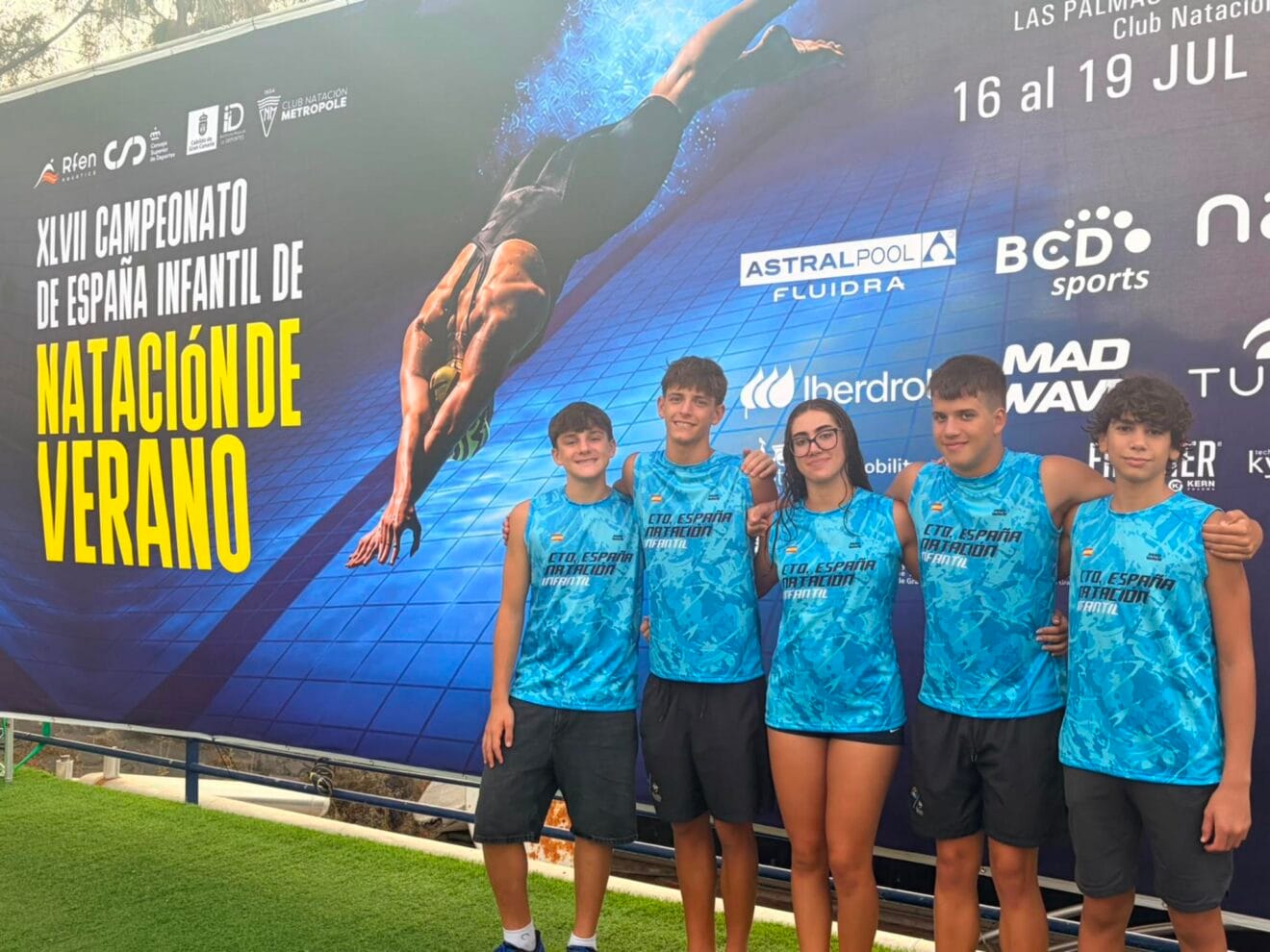 Equipo del Club Natació Dénia en el Campeonato de España Infantil
