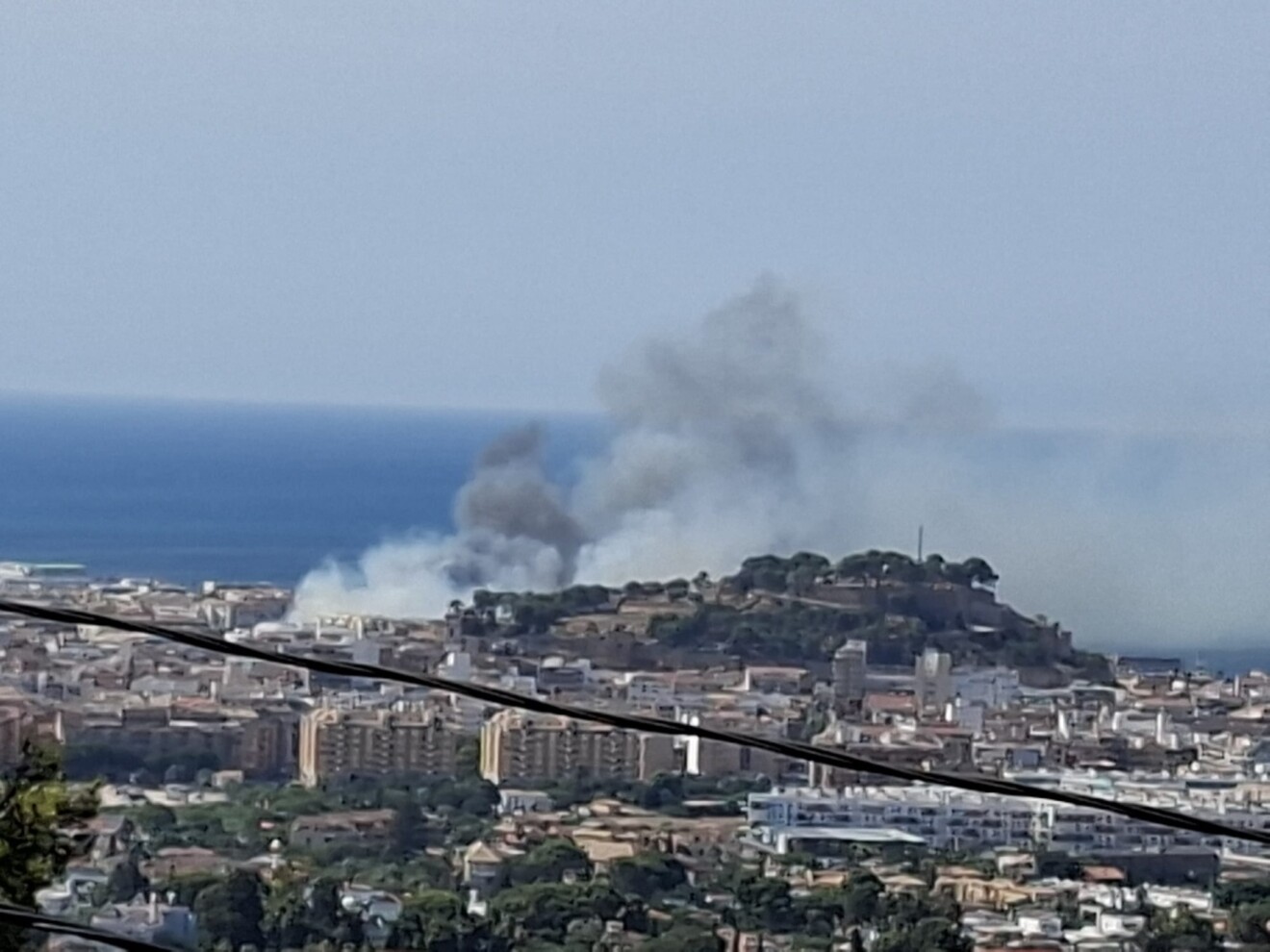 Columna de humo vista desde el Montgó | Ton Vanthullenaar