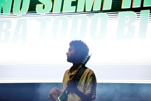 Goles, havaneres y un vuelco inesperado: la crónica de la noche más intensa de las fiestas de Dénia 28 concierto de serko en denia 6