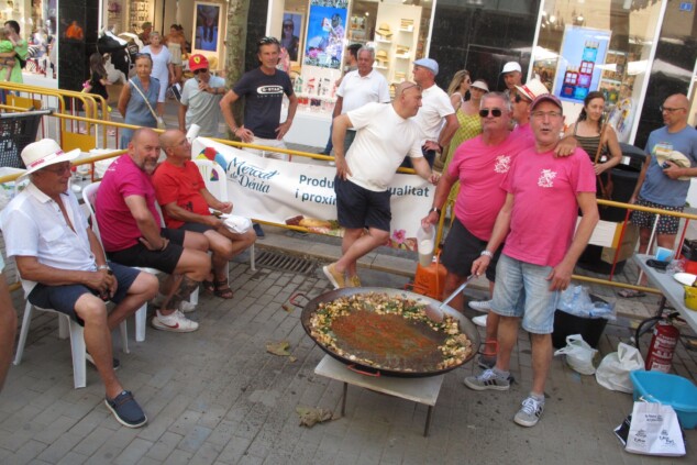 El Dia de Falles en Dénia: entre el éxito de las paellas, un susto junto a la playa y el sofocante termómetro 98 concurso de paellade del dia de falles 2026 10