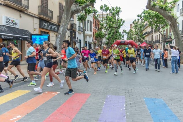La XI Marcha Solidaria del Raquel Payà cierra con cerca de 4.000 euros de beneficio neto 1 Imagen: Corredores durante la prueba solidaria