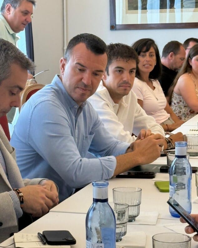 Vicent Mompó reivindica el papel de la Diputación durante la DANA y apuesta por una gestión comarcal de los servicios 5 criticas a la actuacion del gobierno de espana durante la dana