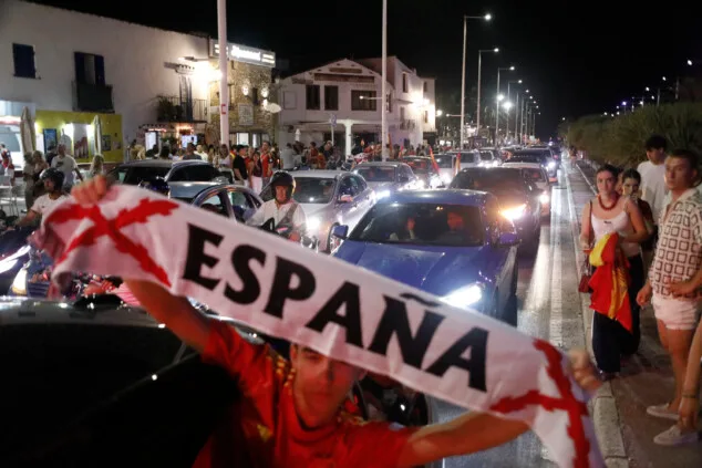 denia celebra el titulo mundial de espana 10