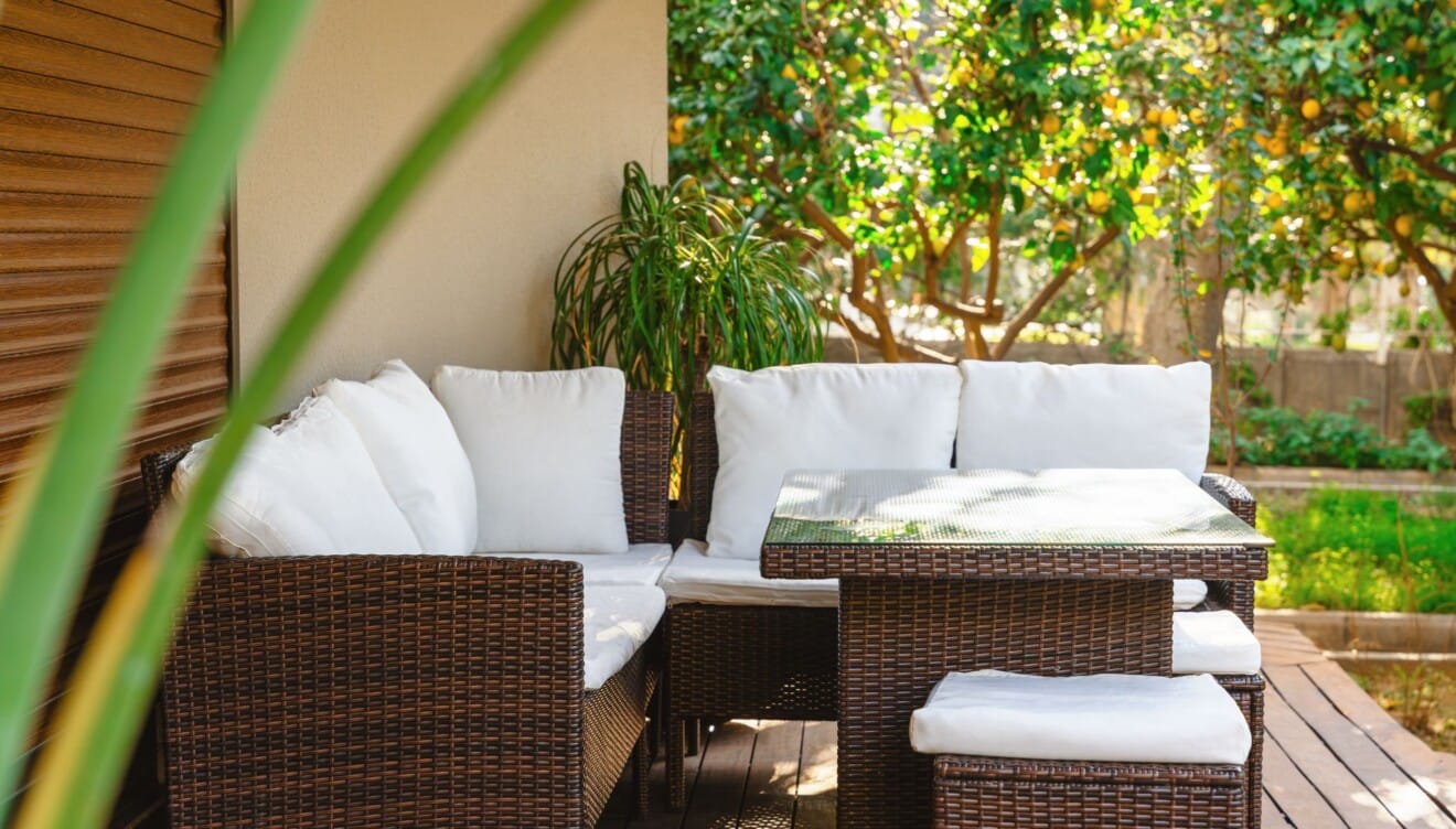 El sofá modular de exterior, confort a medida para tu descanso