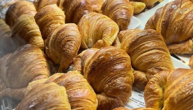 ¿Buscas un dulce diferente? Descubre esta repostería artesanal con esencia argentina en Dénia 5 elaboracion diaria