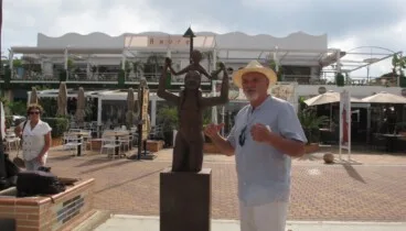 Escultura contemporánea española en la costa alicantina