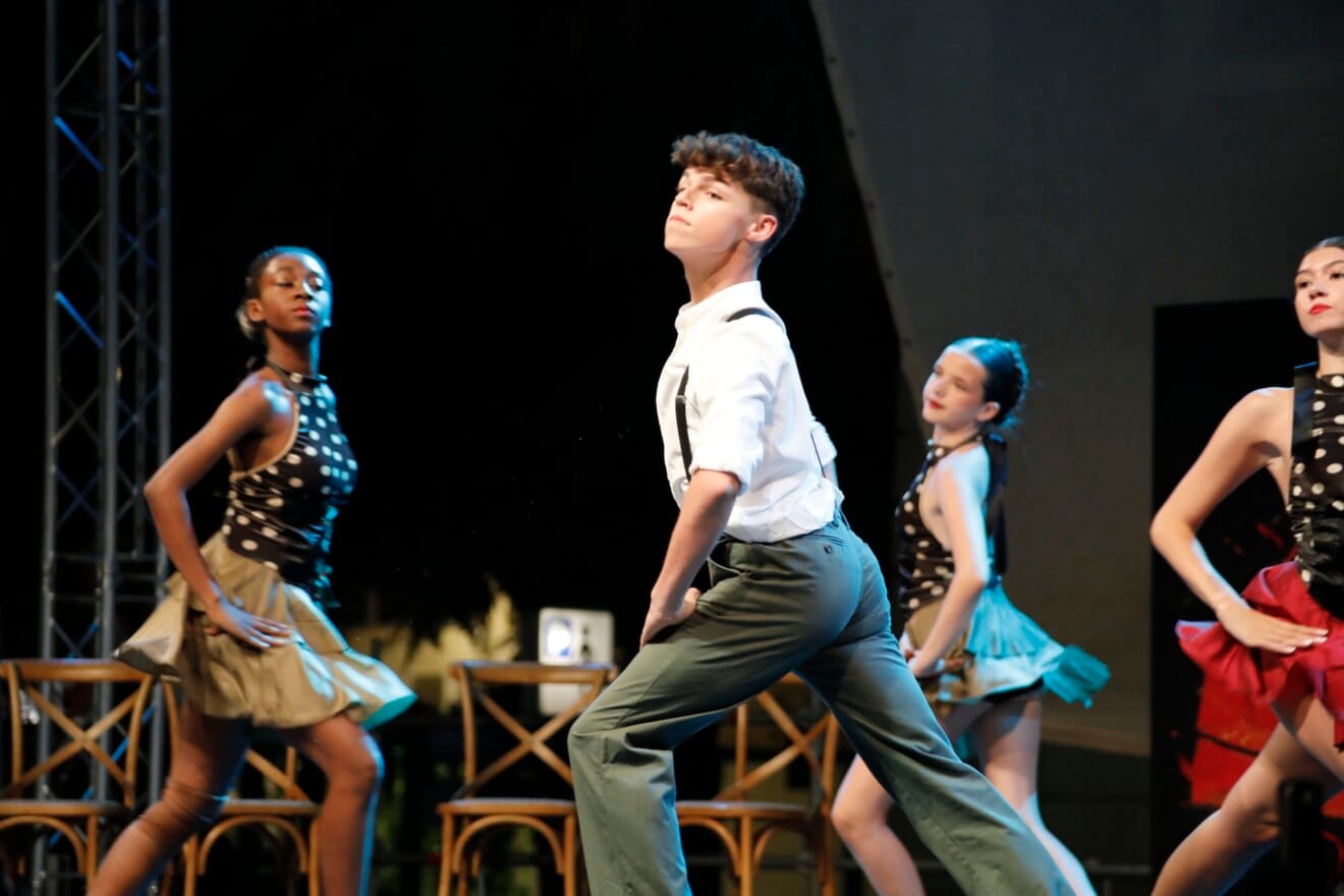 Espectáculo de danza de la Academia Babylon 11